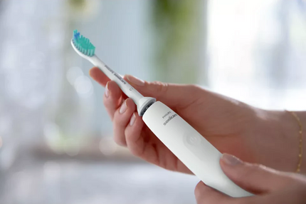 Periuta de dinti sonica electrica PHILIPS Sonicare Seria 2100 HX3651/13, 31000 miscari/minut, Cronometru Quadpacer si SmarTimer, Design ergonomic subÅ£ire, 1 capat de periere, Alb, L x A x I (mm) 109x63x220
